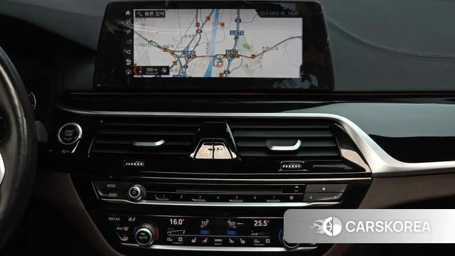 BMW 5 Series (G30) 2018 Черный из Кореи, фото 5