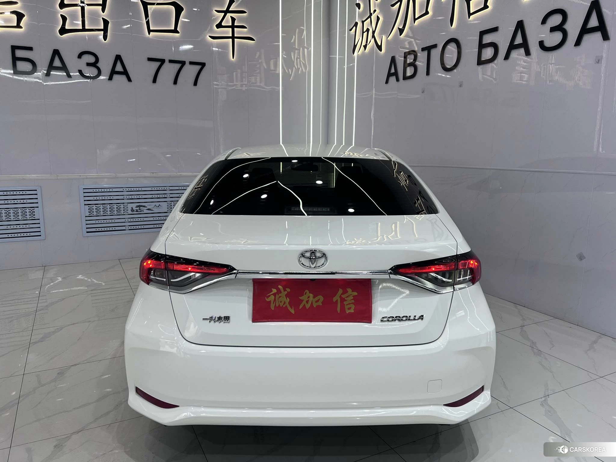 Toyota Corolla 2021 Белый из Китая, фото 5