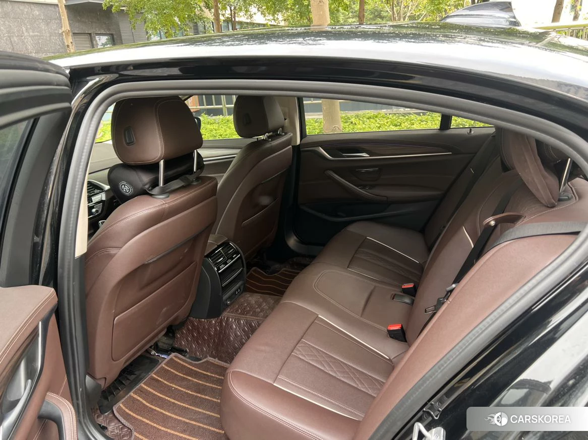 BMW 5 series PHEV 2021 Черный из Китая, фото 5