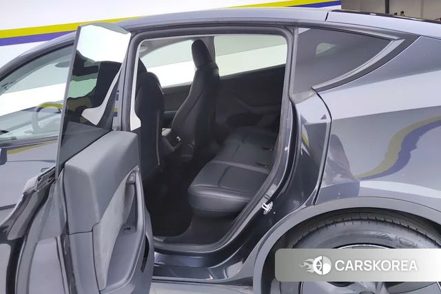 Tesla Model Y 2024 Темно-серый из Китая, фото 5