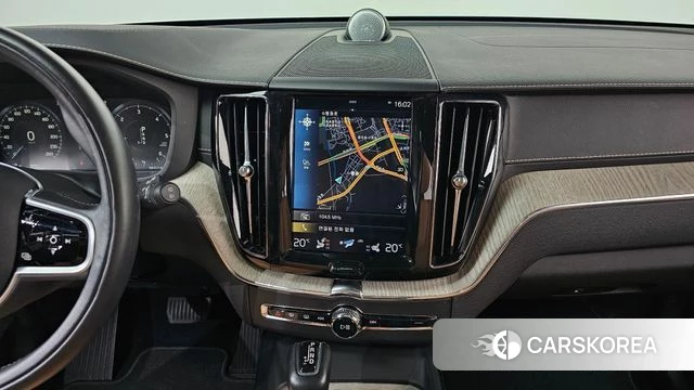 Volvo XC60 second Generation 2018 Белый из Кореи, фото 5
