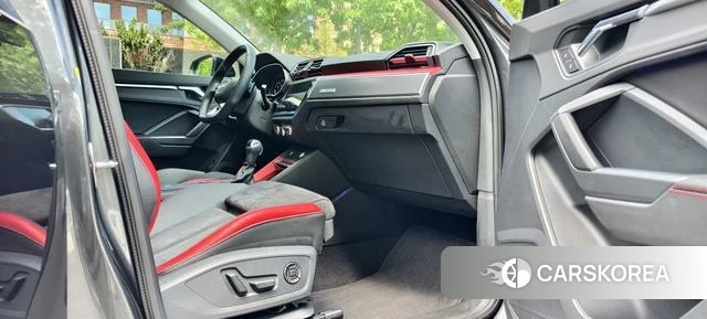 Audi Q3 2021 Темно-серый из Китая, фото 5