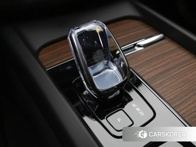 Volvo XC60 second Generation 2024 Белый из Кореи, фото 5