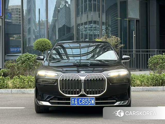 BMW 7 series 2023 Черный из Китая, фото 5