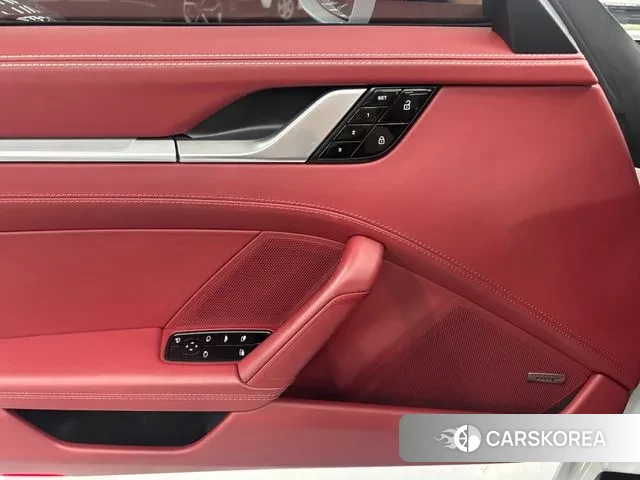 Porsche 911(992) 2021 Белый из Кореи, фото 5