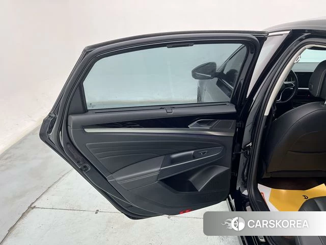 Volkswagen Passat 2022 Черный из Китая, фото 5