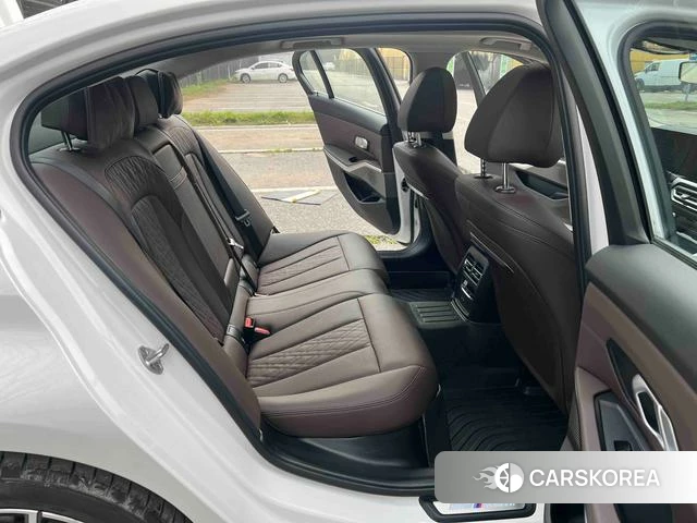 BMW 3 series 2024 Белый из Китая, фото 5
