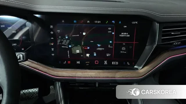 Volkswagen Touareg 3rd generation 2024 Белый из Кореи, фото 5