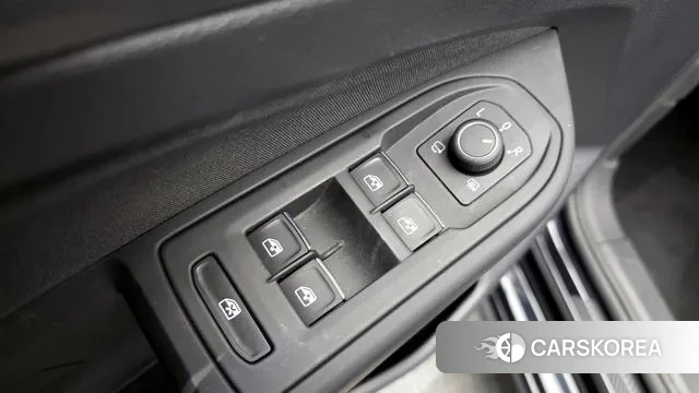 Volkswagen Golf 8th Generation 2022 Черный из Кореи, фото 5