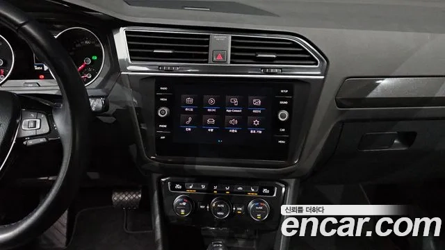 Volkswagen Tiguan second Generation 2018 Белый из Кореи, фото 5