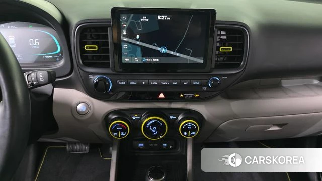 Hyundai Venue 2023 Белый из Кореи, фото 5