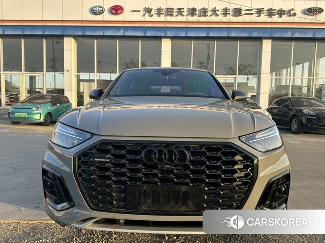 Audi Q5L Sportback 2023 Темно-серый из Китая, фото 5