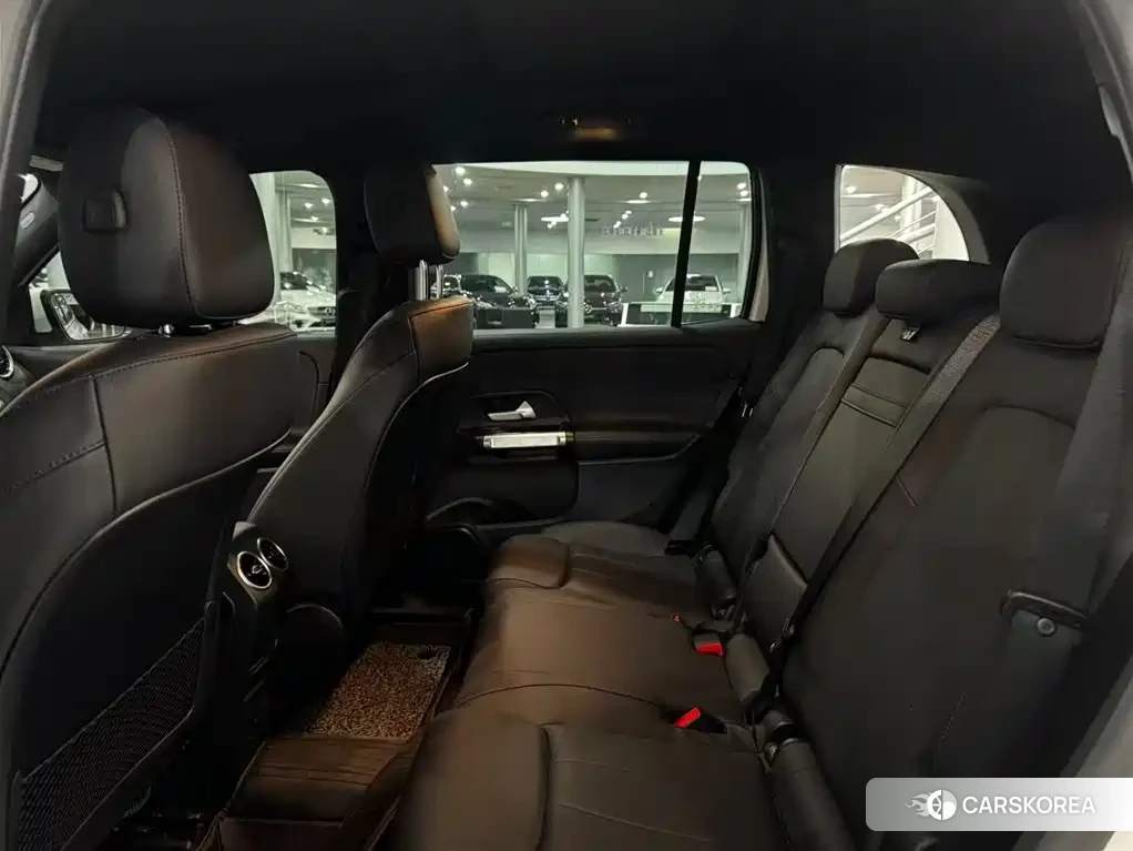 Mercedes-Benz GLB 2023 Белый из Китая, фото 5