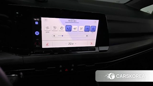 Volkswagen Golf 8th Generation 2022 Белый из Кореи, фото 5