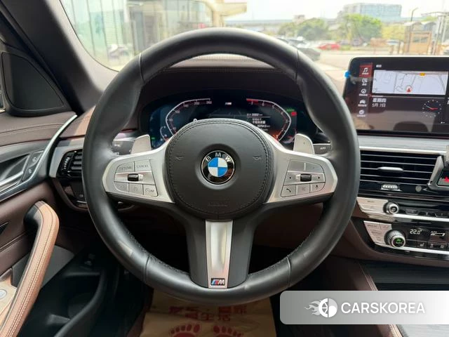 BMW 5 series 2023 Белый из Китая, фото 5