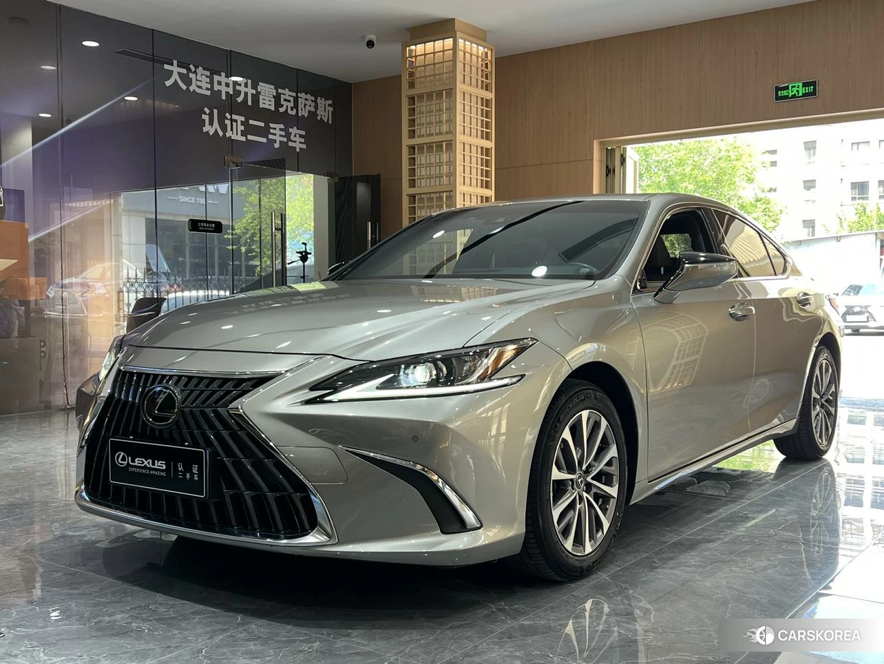 Lexus ES 2022 Серебристо-серый из Китая, фото 5