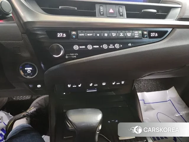Lexus ES300h 7th generation 2019 Серый из Кореи, фото 5