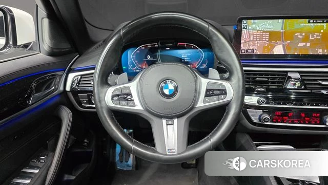 BMW 5 Series (G30) 2022 Белый из Кореи, фото 5