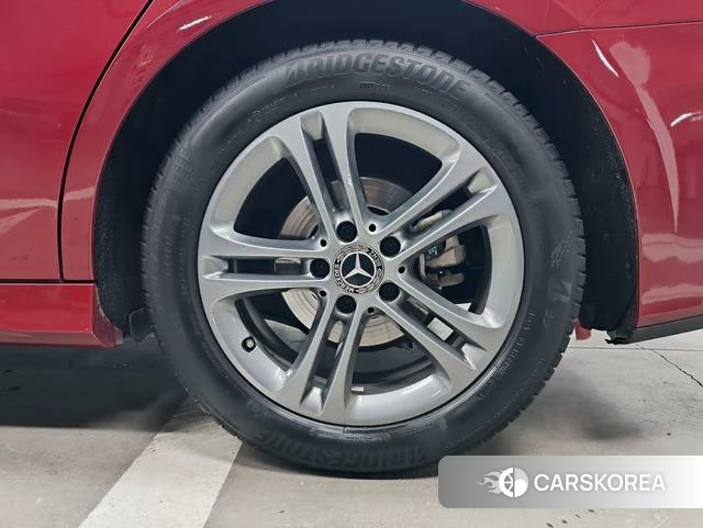 Mercedes-Benz Class A 2021 Красный из Китая, фото 5