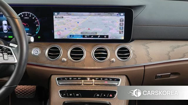 Mercedes-Benz E-Class W213 2021 Белый из Кореи, фото 5