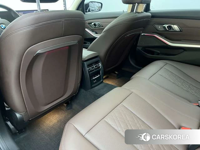 BMW 3 series 2025 Темно-серый из Китая, фото 5