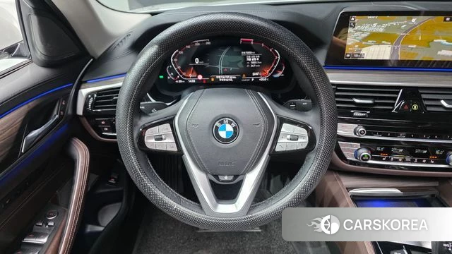 BMW 5 Series (G30) 2020 Белый из Кореи, фото 5