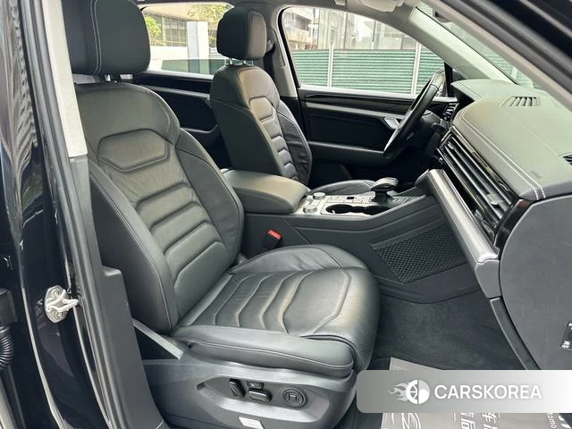 Volkswagen Touareg 2021 Черный из Китая, фото 5