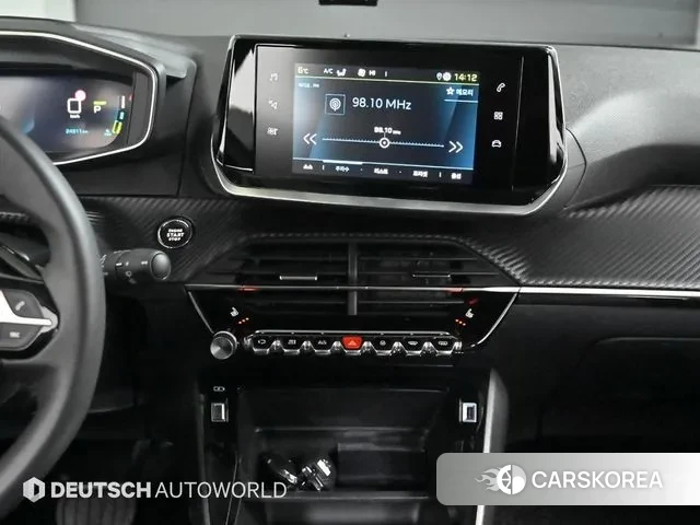 Peugeot e-2008 second generation 2022 Белый из Кореи, фото 5