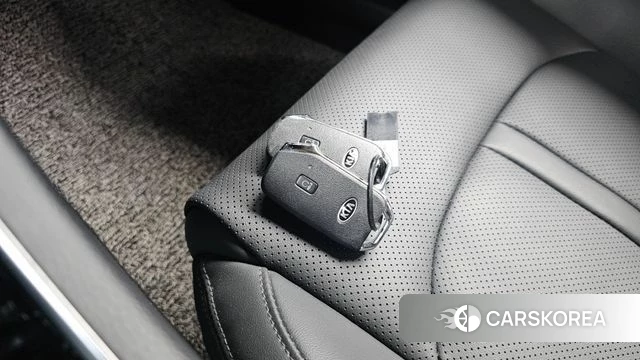 Kia K5 3rd generation 2021 Серый из Кореи, фото 5