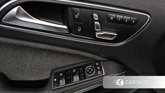 Mercedes-Benz A-Class W176 2018 Белый из Кореи, фото 5