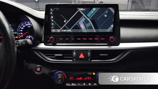 Kia The New K3 2nd generation 2021 Белый из Кореи, фото 5