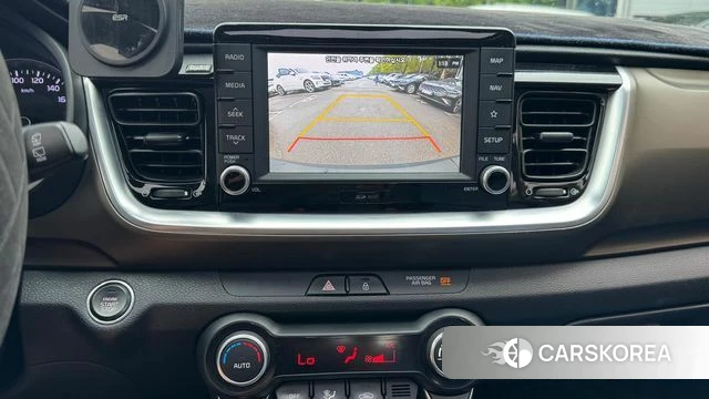 Kia Stonic 2018 Синий из Кореи, фото 5