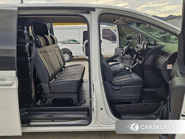 Hyundai Staria 2024 Белый из Кореи, фото 5