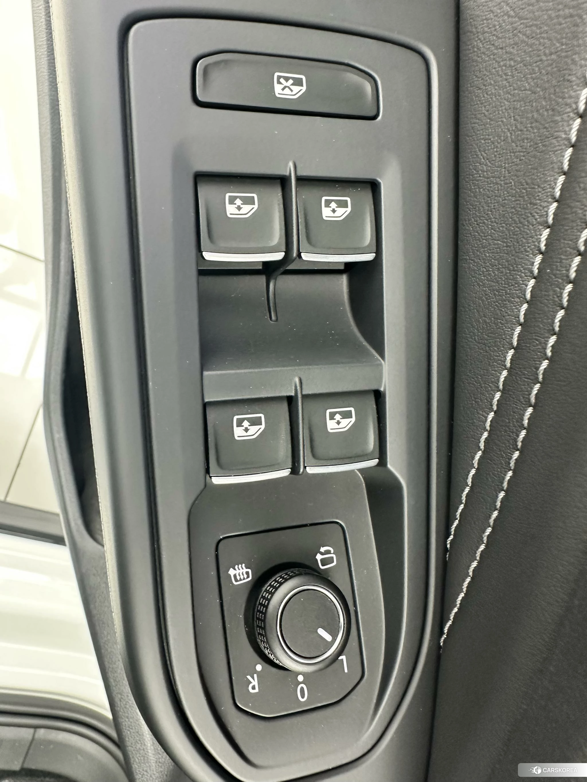 Volkswagen Golf 2022 Белый из Китая, фото 5