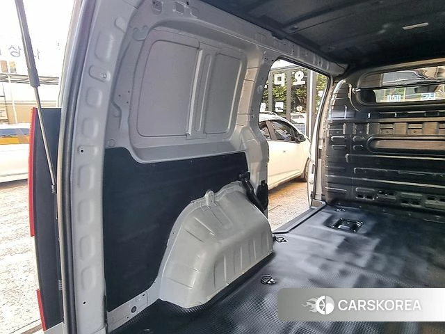 Hyundai Staria 2022 Серебряный из Кореи, фото 5