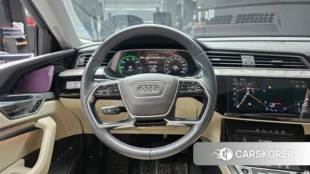 Audi e-Tron 2022 Белый из Кореи, фото 5