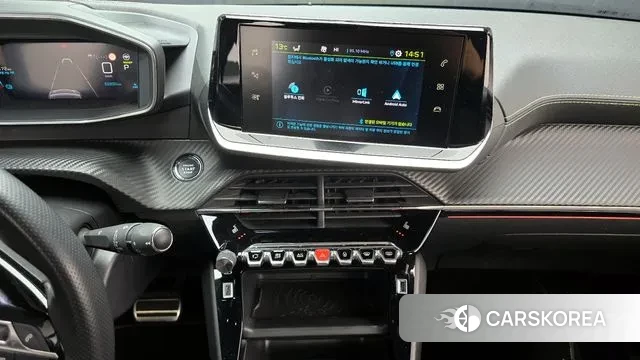 Peugeot e-208 second Generation 2022 Белый из Кореи, фото 5