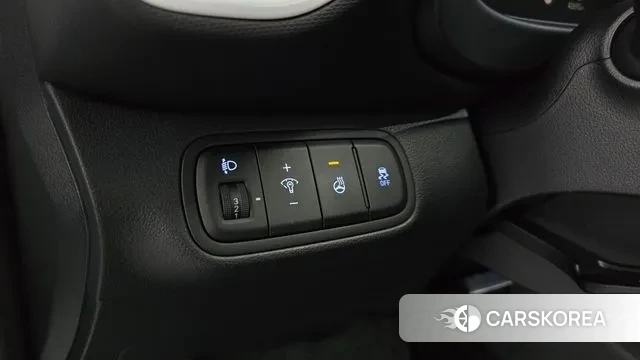 Hyundai Venue 2023 Белый из Кореи, фото 5