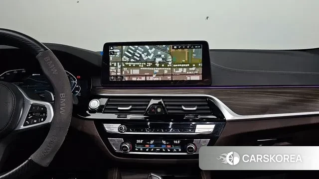 BMW 5 Series (G30) 2021 Белый из Кореи, фото 5