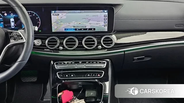 Mercedes-Benz E-Class W213 2022 Белый из Кореи, фото 5