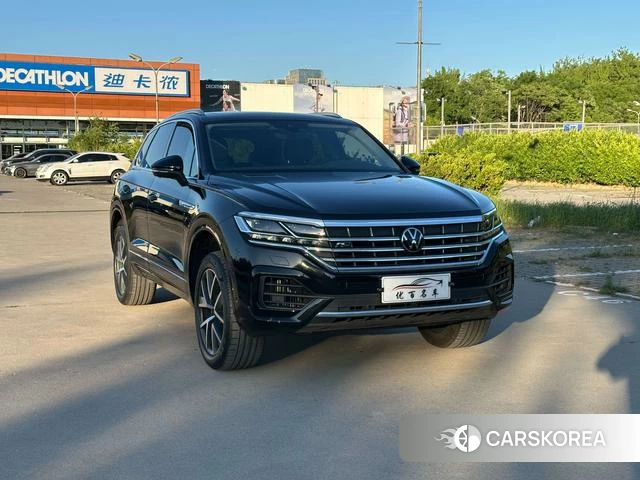 Volkswagen Touareg 2021 Черный из Китая, фото 5