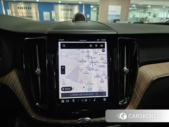 Volvo XC60 second Generation 2023 Белый из Кореи, фото 5