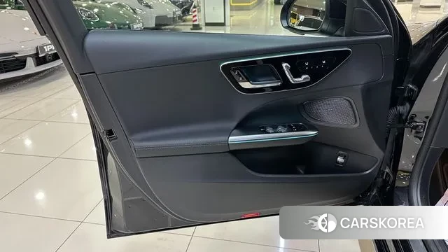 Mercedes-Benz C-Class W206 2025 Черный из Кореи, фото 5