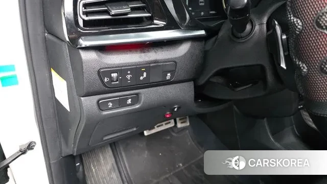 Kia Niro Plus 2023 Белый из Кореи, фото 5