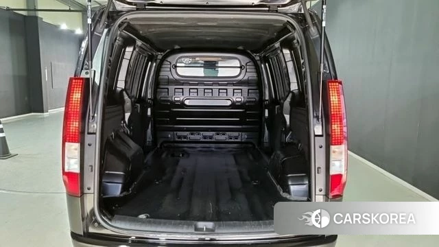 Hyundai Staria 2023 Черный из Кореи, фото 5