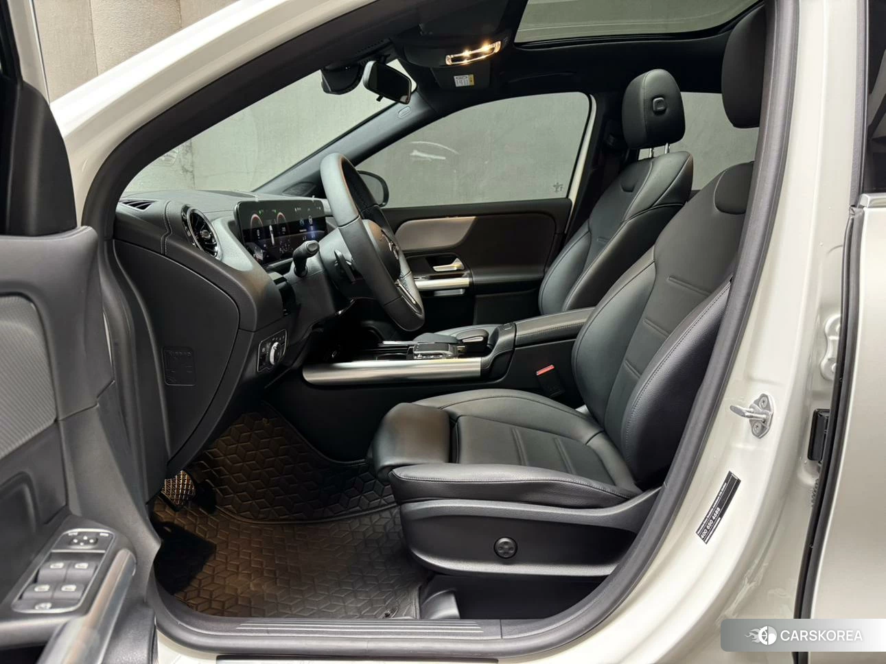 Mercedes-Benz GLA 2021 Белый из Китая, фото 5