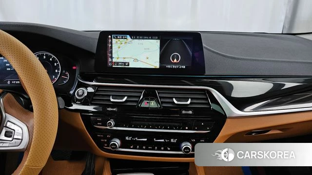 BMW 5 Series (G30) 2018 Черный из Кореи, фото 5