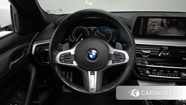 BMW 5 Series (G30) 2019 Белый из Кореи, фото 5