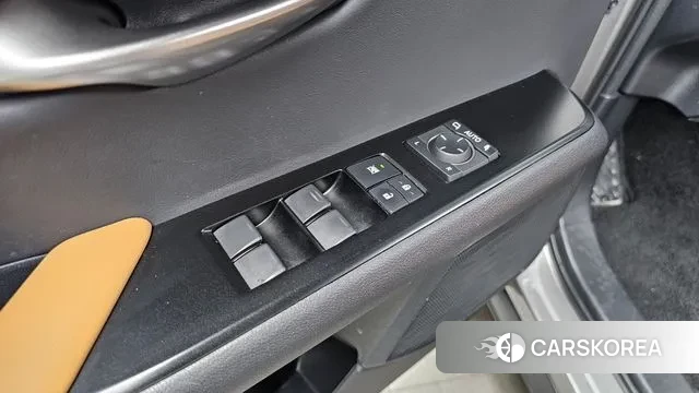 Lexus UX250h 2023 Песочный из Кореи, фото 5