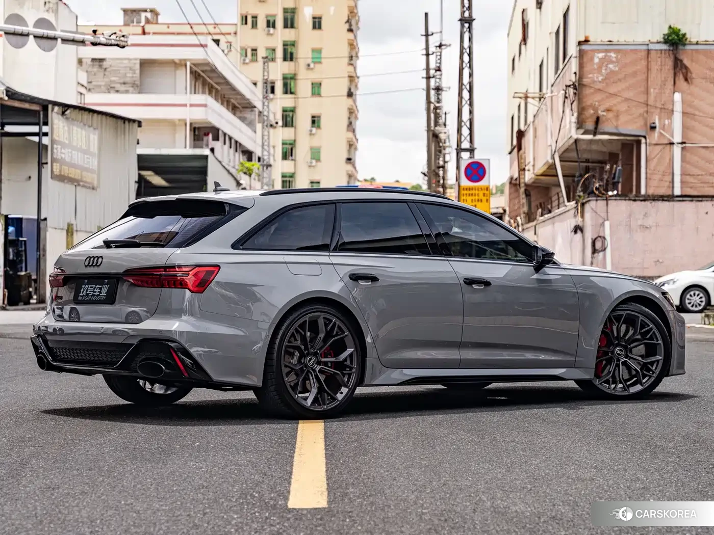 Audi RS 6 2023 Silver/gray из Китая, фото 5